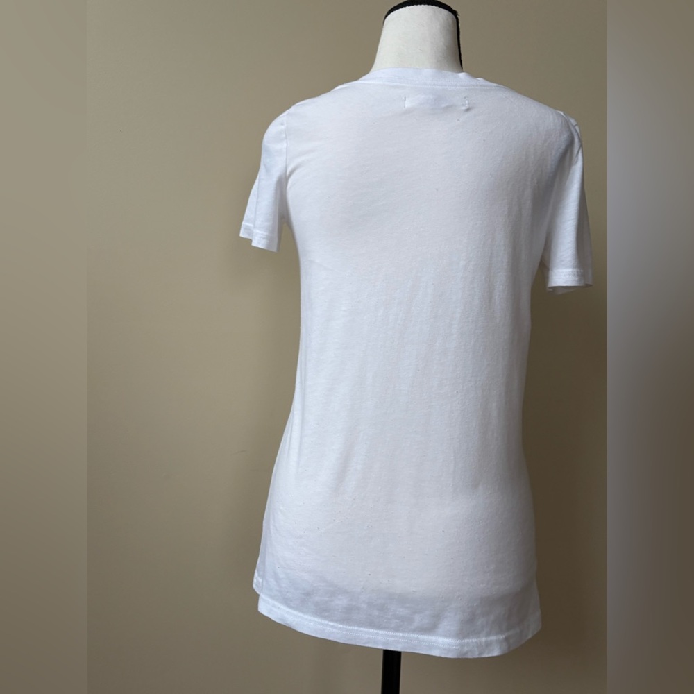 Hollister White and Gray Graphic V-Neck Tee - Picture 6 of 10